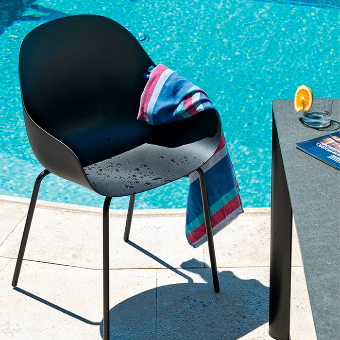 silla exterior academy metal