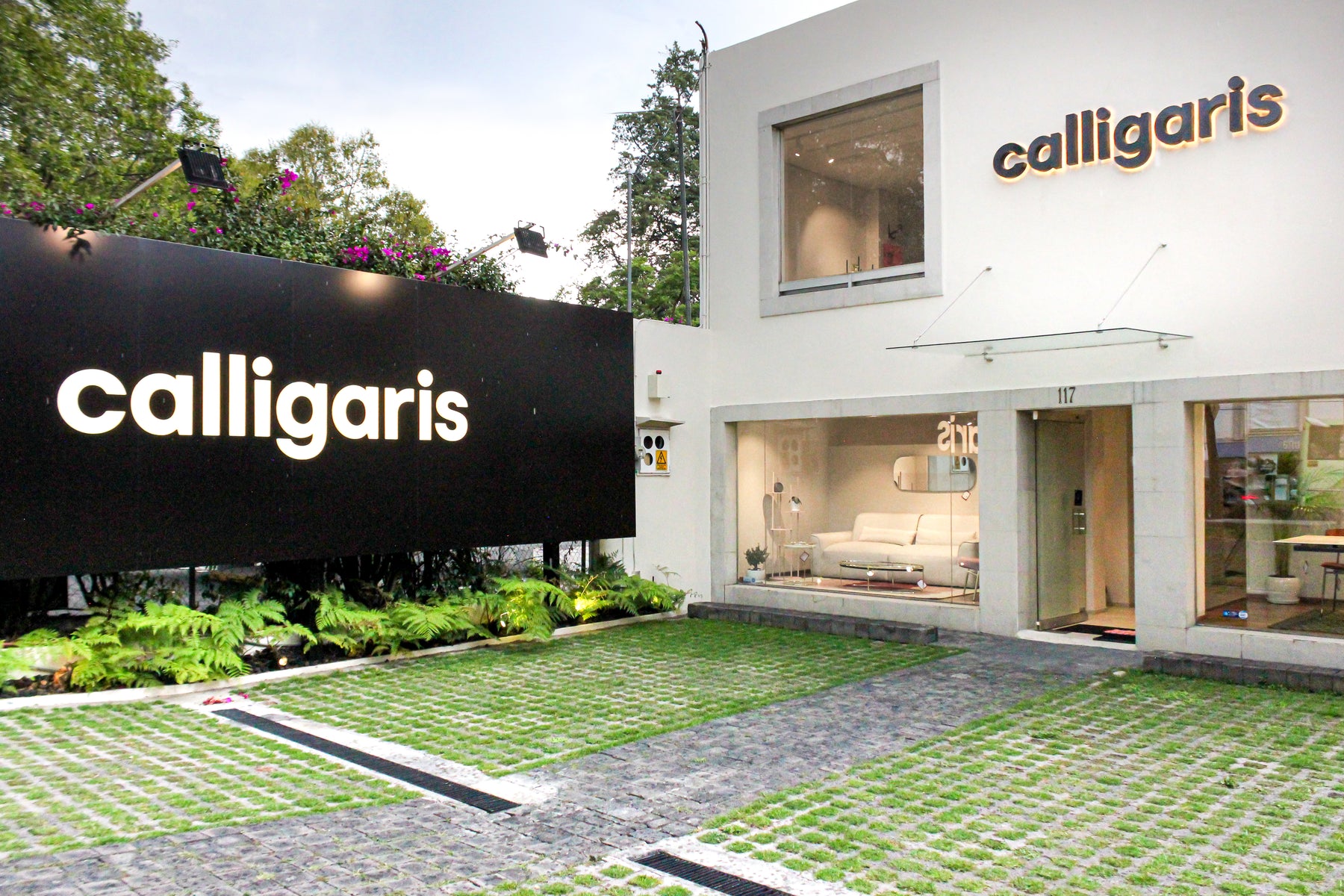 ¡Llegó el gran día! La nueva tienda Calligaris Altavista ya está aquí