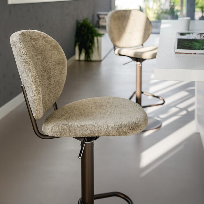 4 nuevos bancos ajustables de Calligaris Italia 2025: marcando tendencias de diseño